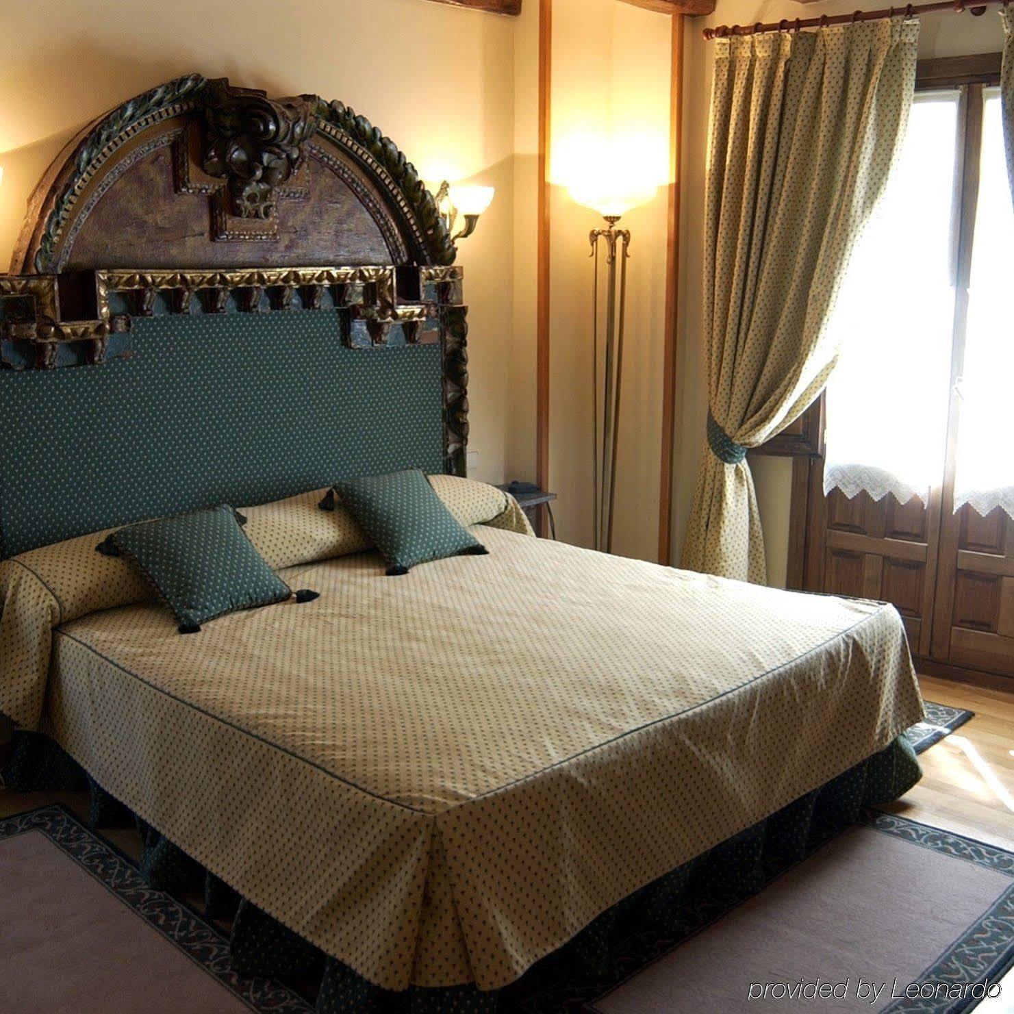 Hotel Alcazar Segowia Pokój zdjęcie